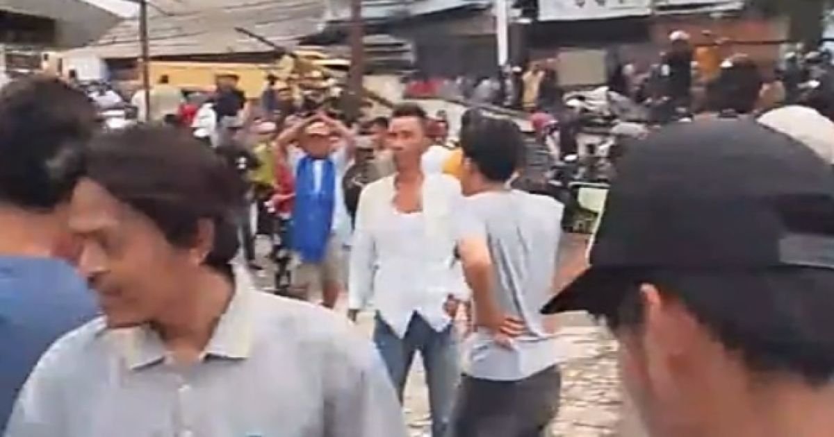 Dugaan Salah Tangkap Putra Ulama, Warga Bogor Geruduk Polsek Parunganjang