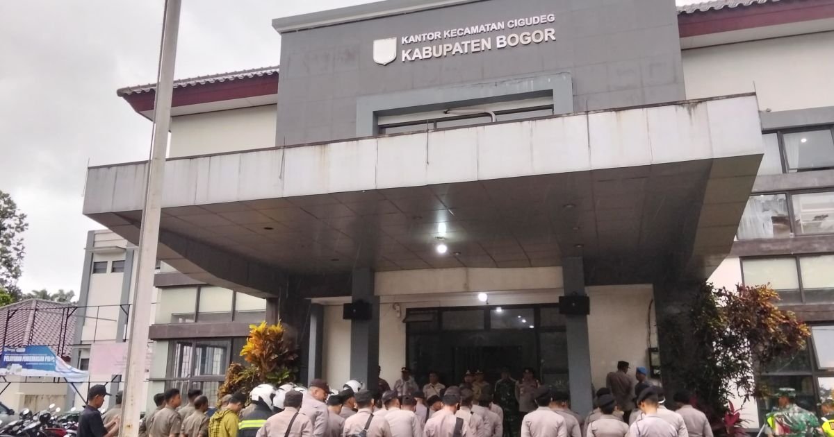 Aparat Siaga, Ribuan Warga Cigudeg Tuntut Kompensasi Dampak Tambang