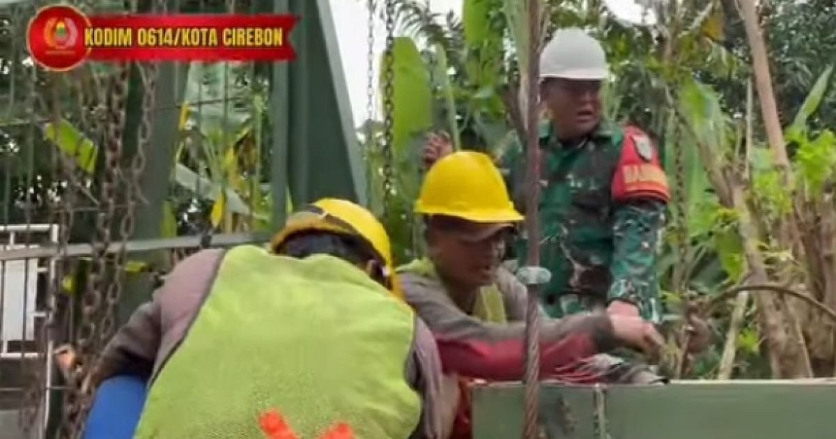 Dukung Akses Warga, Kodim Kota Cirebon Percepat Pembangunan Jembatan Perintis Garuda III