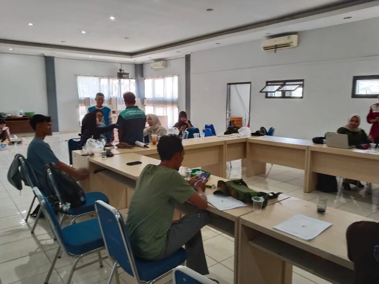 Jelang Nataru, Kwarcab Pramuka Cigudeg Bantu Amankan Arus Lalu Lintas