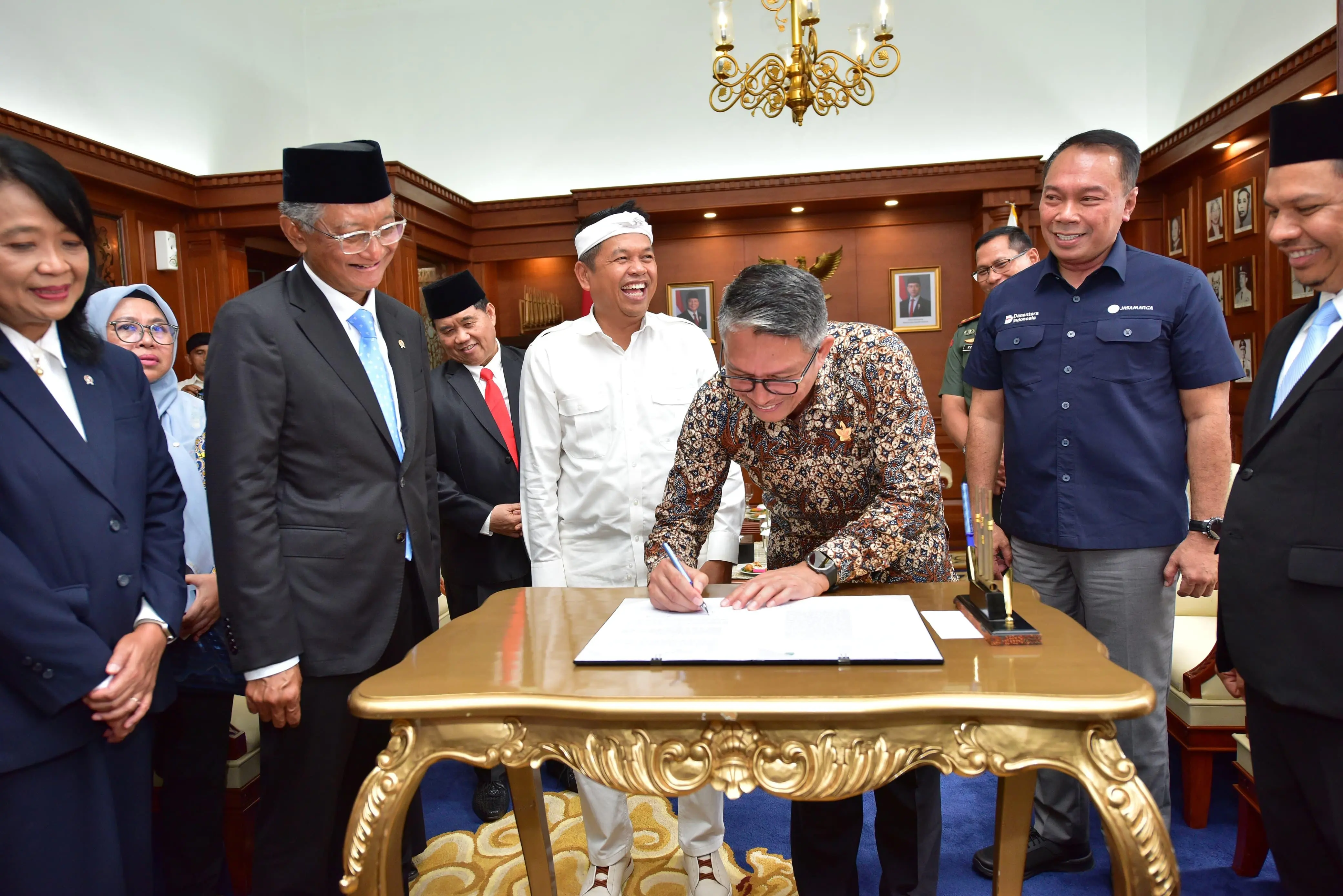 Jabar Akan Sulap Kebun Sayur di Lereng Curam Jadi Hamparan Kebun Teh